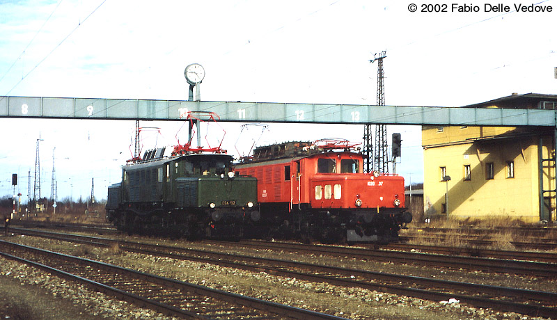 1020.37 und E 94 192 in München-Laim