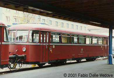 Zum Vergrößern klicken - Schienenbus-Steuerwagen 996 747-2 in Memmingen