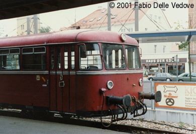 Zum Vergrößern klicken - Schienenbus-Steuerwagen 996 747-2 (Führerstandsseite) in Memmingen