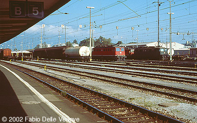 Zum Vergrößern klicken - Blick auf die Güterzuggleise (Buchs SG, September 2002).