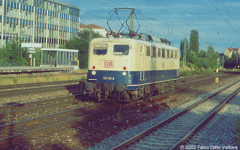 München Heimeranplatz - Juli 2001 - 152 055-0 allein unterwegs in Richtung München Süd/Ost