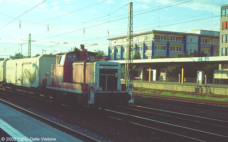 360 866-8 bringt Bananen zur Münchener Großmarkthalle (München Heimeranplatz, Juli 2001)