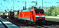 Vermutlich bringt die 152 158-2 ihren Zug zum Containerbahnhof München-Riem (München Heimeranplatz, Oktober 2001)